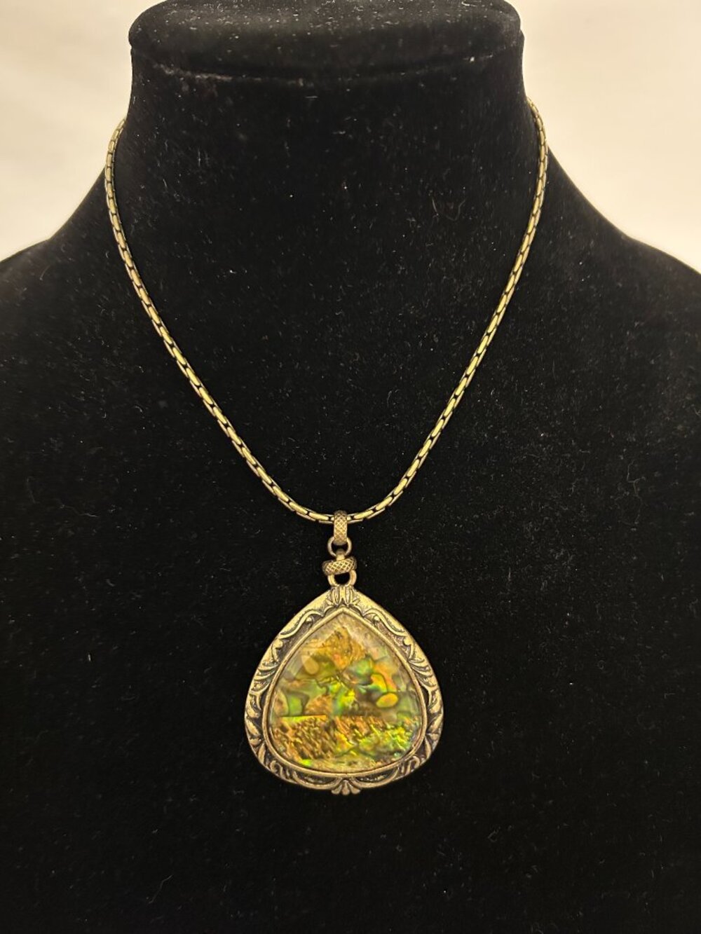 Vintage Abalone with Birds Two Sides Pendant Necklace Bronze Tone